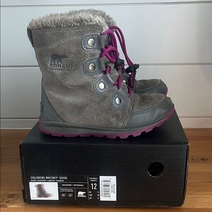 Sorel kids Whitney suede winter boot kids size 12